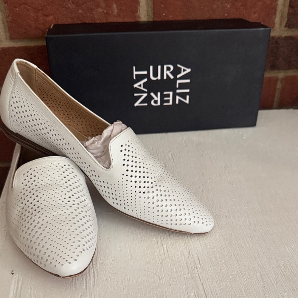 Naturalizer Lorna 2 White Perforated Leather Loafer 8M - Picture 2 of 8